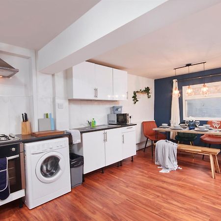 5 Bed House In Leamington Spa Perfect For Contractors With 7 Beds By Purestay - 14 Night Min! Buitenkant foto