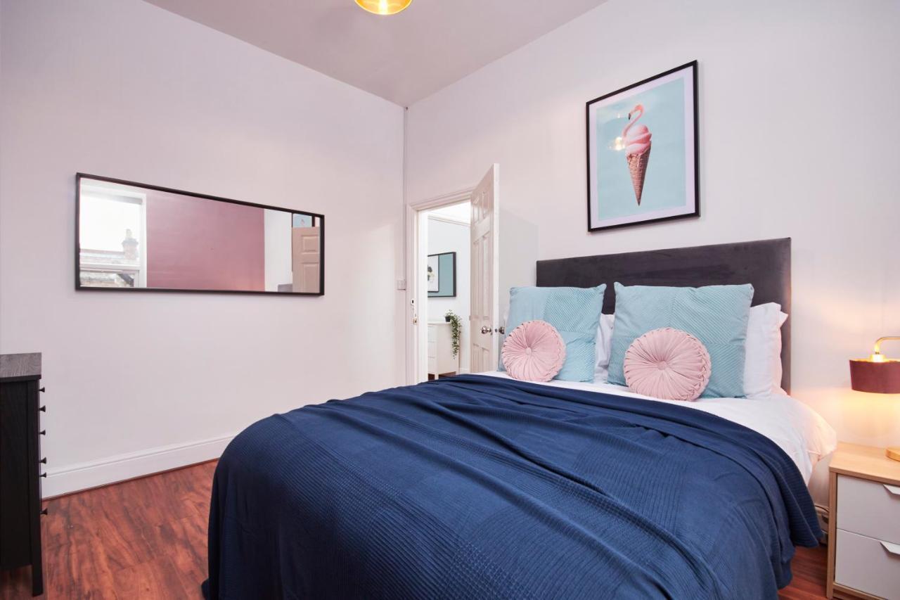 5 Bed House In Leamington Spa Perfect For Contractors With 7 Beds By Purestay - 14 Night Min! Buitenkant foto