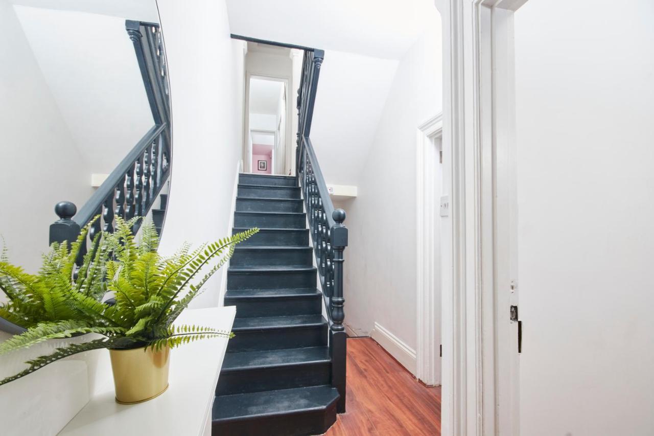 5 Bed House In Leamington Spa Perfect For Contractors With 7 Beds By Purestay - 14 Night Min! Buitenkant foto