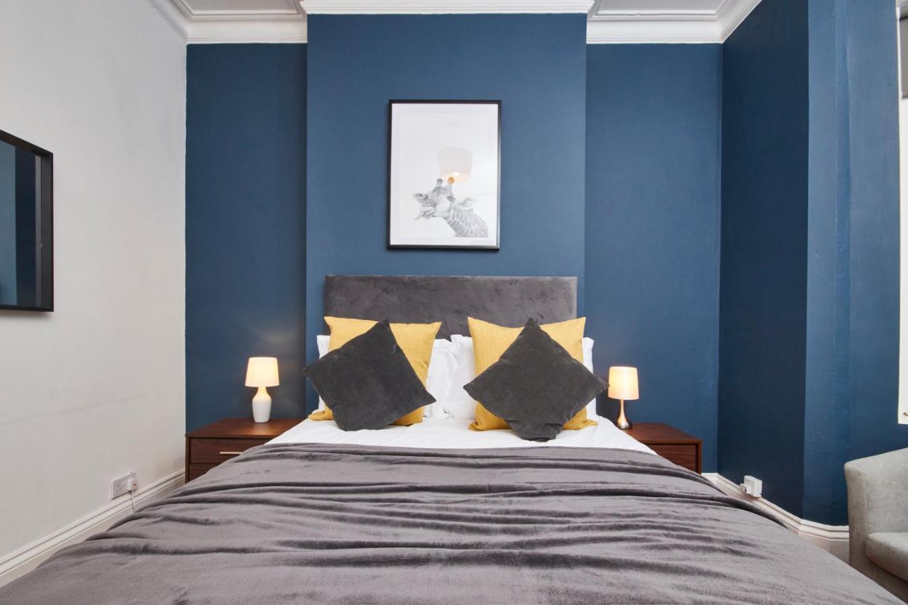 5 Bed House In Leamington Spa Perfect For Contractors With 7 Beds By Purestay - 14 Night Min! Buitenkant foto