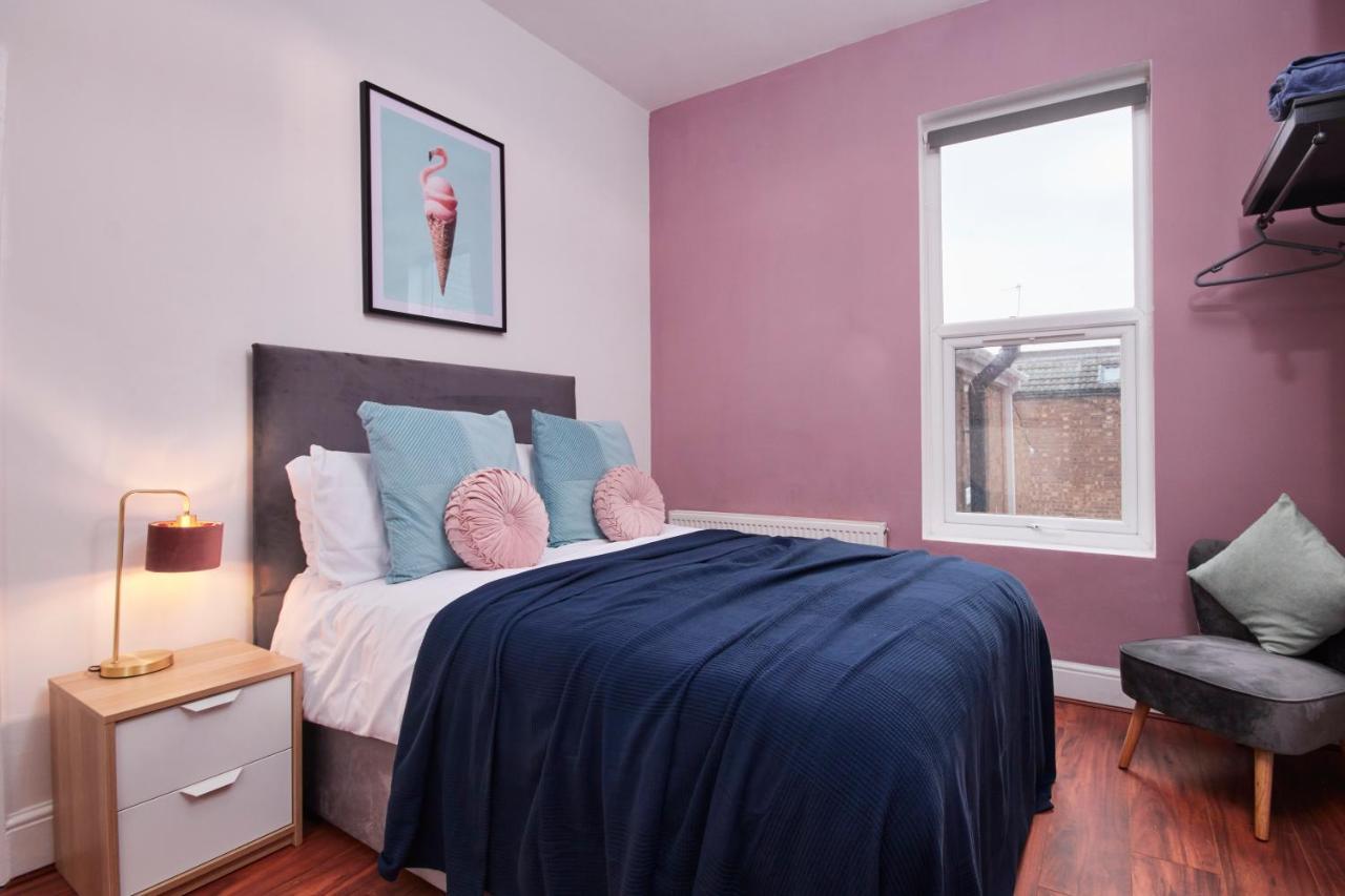 5 Bed House In Leamington Spa Perfect For Contractors With 7 Beds By Purestay - 14 Night Min! Buitenkant foto